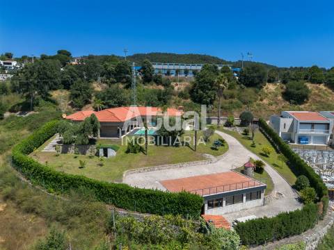 Moradia T3 Venda em Caldas de Vizela (São Miguel e São João),Vizela