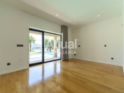 Moradia T3 Venda em Caldas de Vizela (São Miguel e São João),Vizela