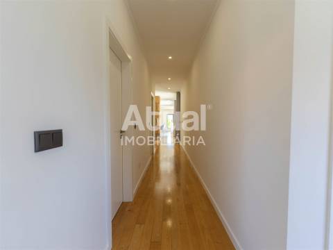 Moradia T3 Venda em Caldas de Vizela (São Miguel e São João),Vizela