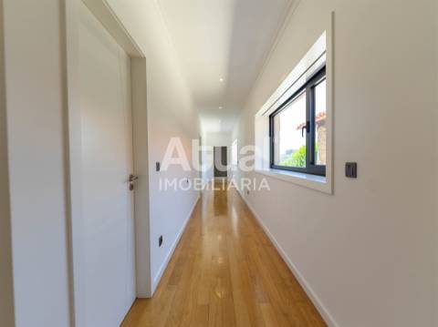 Moradia T3 Venda em Caldas de Vizela (São Miguel e São João),Vizela