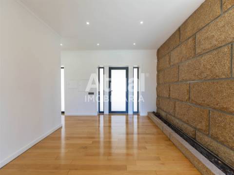 Moradia T3 Venda em Caldas de Vizela (São Miguel e São João),Vizela