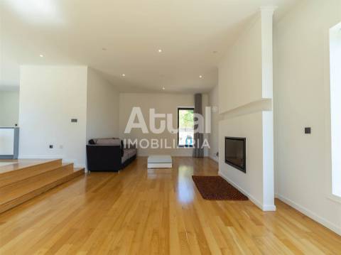 Moradia T3 Venda em Caldas de Vizela (São Miguel e São João),Vizela