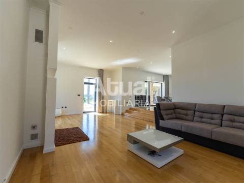 Moradia T3 Venda em Caldas de Vizela (São Miguel e São João),Vizela