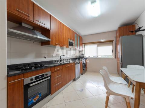 Apartamento T3 Venda em Caldas de Vizela (São Miguel e São João),Vizela