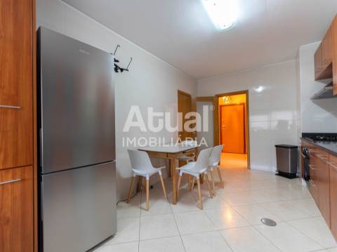 Apartamento T3 Venda em Caldas de Vizela (São Miguel e São João),Vizela