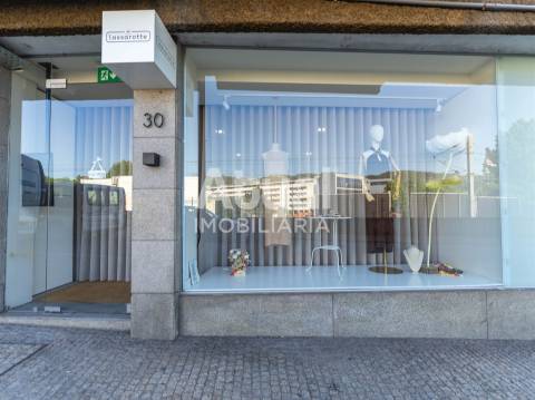 Loja  Arrendamento em Caldas de Vizela (São Miguel e São João),Vizela