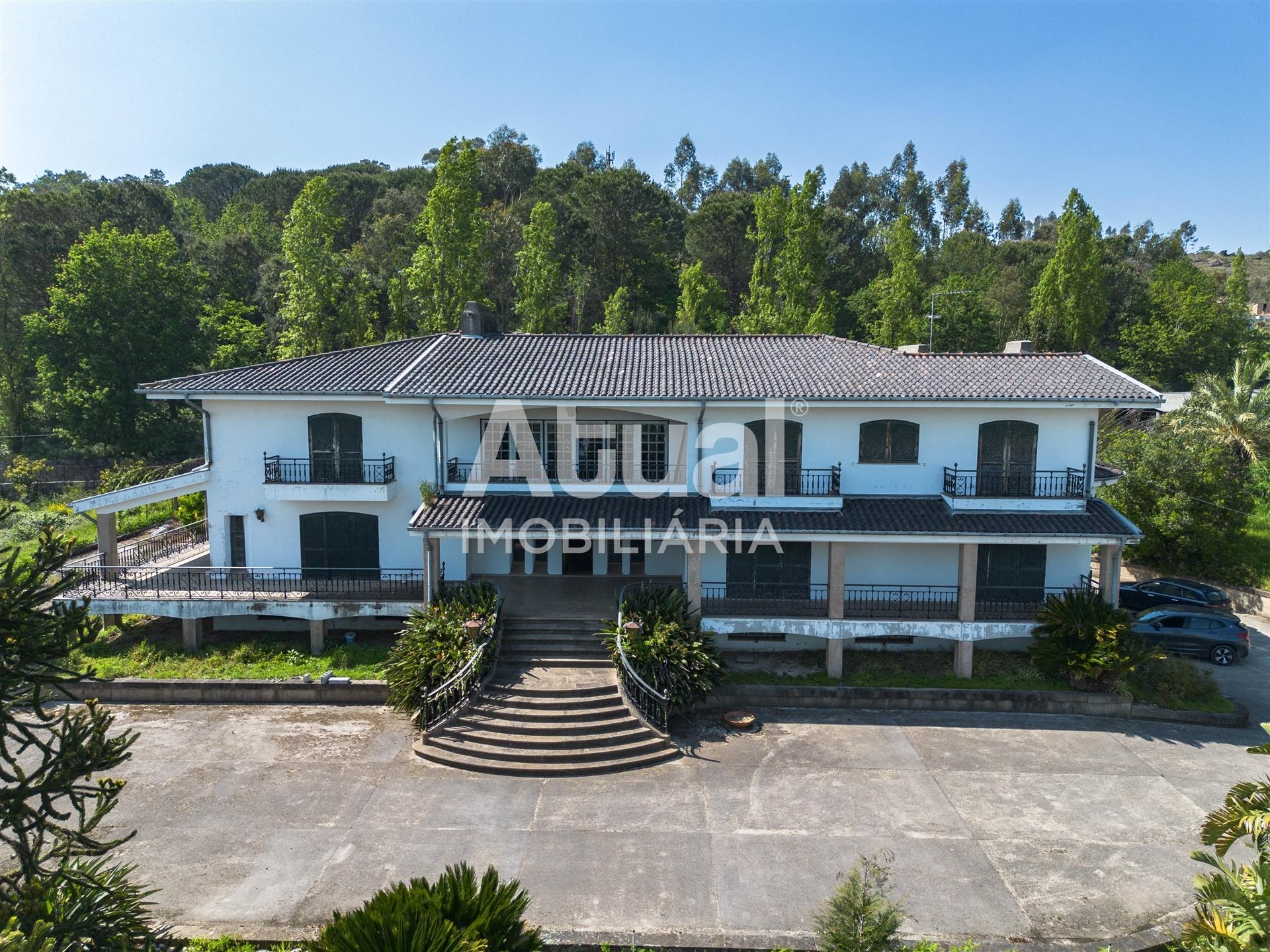 Moradia T5 Venda em Moreira de Cónegos,Guimarães