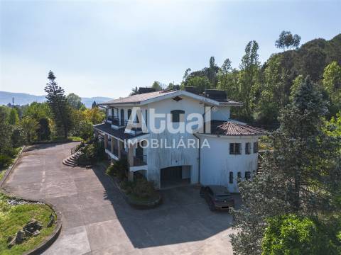 Moradia T5 Venda em Moreira de Cónegos,Guimarães