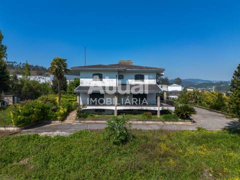 Moradia T5 Venda em Moreira de Cónegos,Guimarães