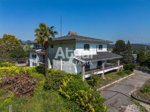 Moradia T5 Venda em Moreira de Cónegos,Guimarães