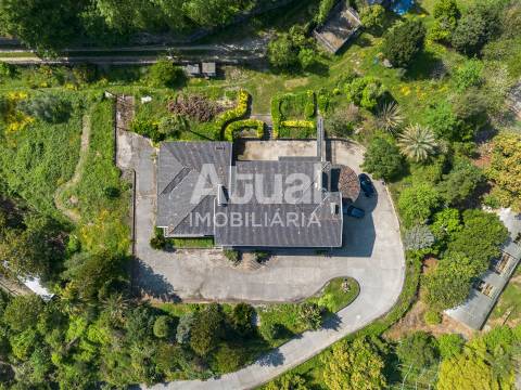 Moradia T5 Venda em Moreira de Cónegos,Guimarães