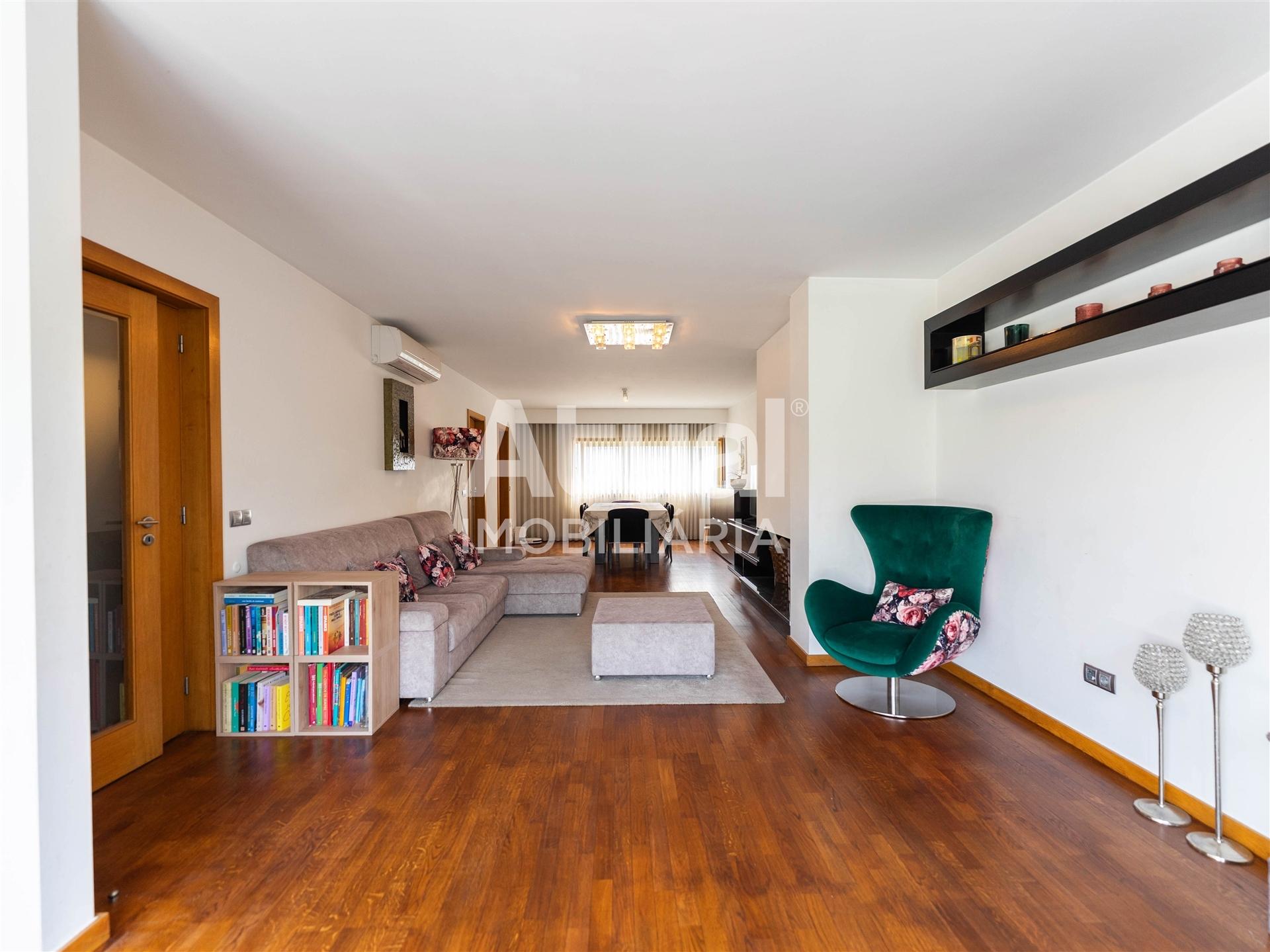 Apartamento T3 Venda em Caldas de Vizela (São Miguel e São João),Vizela