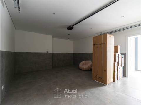 Moradia em Banda T3 Venda em Caldas de Vizela (São Miguel e São João),Vizela