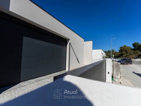 Moradia em Banda T3 Venda em Caldas de Vizela (São Miguel e São João),Vizela