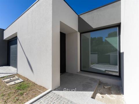 Moradia em Banda T3 Venda em Caldas de Vizela (São Miguel e São João),Vizela