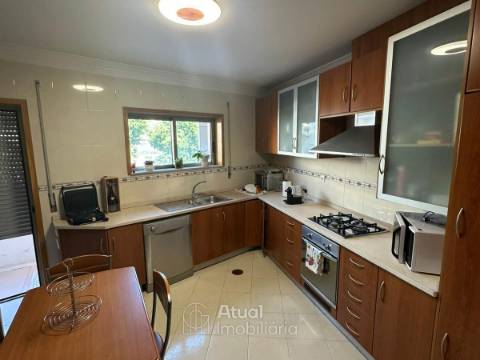 Apartamento T2 Venda em Caldas de Vizela (São Miguel e São João),Vizela