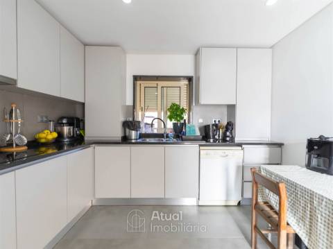 Moradia Isolada T6 Venda em Regilde,Felgueiras