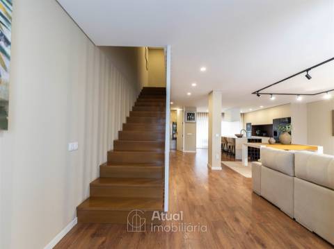 Moradia em Banda T3 Venda em Guardizela,Guimarães