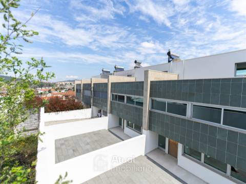 Moradia T3+1 Venda em Caldas de Vizela (São Miguel e São João),Vizela