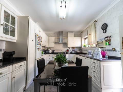 Andar Moradia T4 Arrendamento em Caldas de Vizela (São Miguel e São João),Vizela