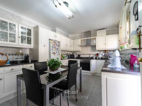 Andar Moradia T4 Arrendamento em Caldas de Vizela (São Miguel e São João),Vizela