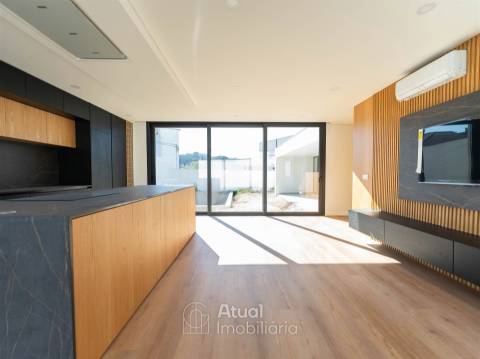 Moradia T3+1 Venda em Vizela (Santo Adrião),Vizela