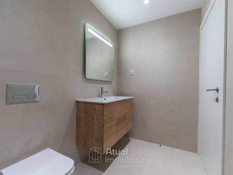 Moradia em Banda T3 Venda em Caldas de Vizela (São Miguel e São João),Vizela