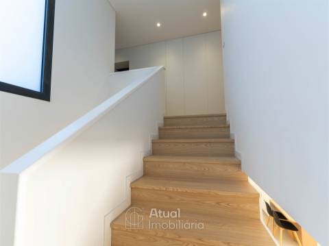 Moradia em Banda T3 Venda em Caldas de Vizela (São Miguel e São João),Vizela