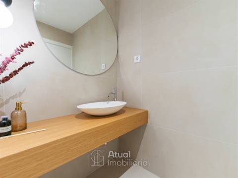 Moradia em Banda T3 Venda em Caldas de Vizela (São Miguel e São João),Vizela