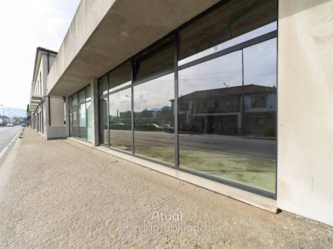 Loja  Arrendamento em Caldas de Vizela (São Miguel e São João),Vizela