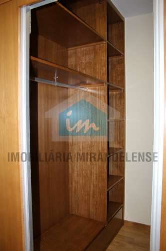 Moradia V3 para venda toda revestida a granito localizada numa zona familiar de Mirandela