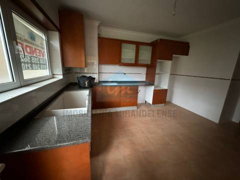 Apartamento T2 para venda em Vinhais