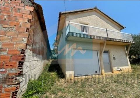 Moradia V3 para venda em Macedo de Cavaleiros