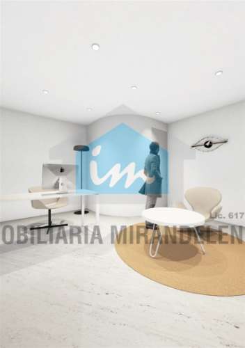 Edifício com projeto para 9 fogos (3 lojas comercias + 6 apartamentos), no centro de Mirandela