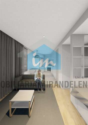 Edifício com projeto para 9 fogos (3 lojas comercias + 6 apartamentos), no centro de Mirandela