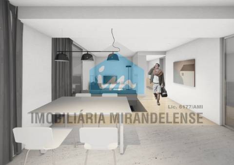 Edifício com projeto para 9 fogos (3 lojas comercias + 6 apartamentos), no centro de Mirandela