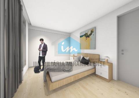 Edifício com projeto para 9 fogos (3 lojas comercias + 6 apartamentos), no centro de Mirandela