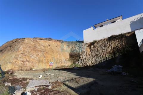 Lote de Terreno Desaterrado Para Venda em Mirandela