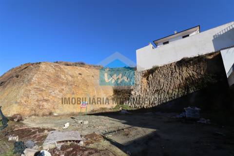 Lote de Terreno Desaterrado Para Venda em Mirandela