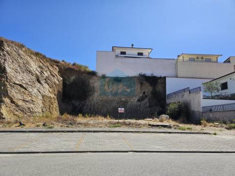 Lote de Terreno Desaterrado Para Venda em Mirandela