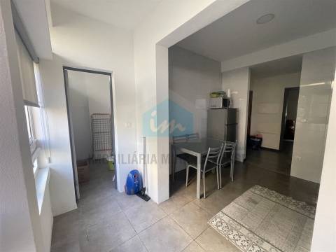 Quarto-suite para arrendar em Mirandela, num imóvel que foi totalmente remodelado.