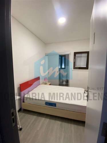 Quarto-suite para arrendar em Mirandela, num imóvel que foi totalmente remodelado.