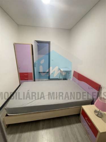 Quarto-suite para arrendar em Mirandela, num imóvel que foi totalmente remodelado.