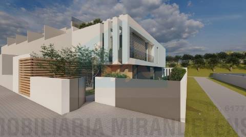 Lote de terreno em Vila Flor para construção de uma Moradia Geminada com projeto aprovado