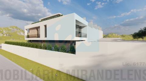 Lote de terreno em Vila Flor para construção de uma Moradia Geminada com projeto aprovado