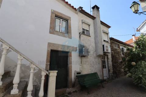 Moradia T3 Para Venda em Vila Flor