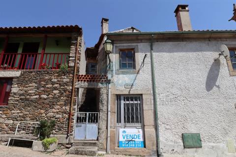 Moradia T3 Para Venda em Vila Flor