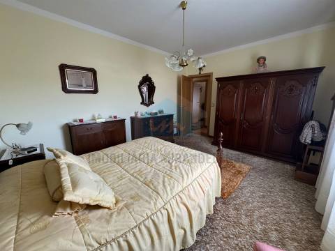 Moradia T5 para Venda em Vale de Telhas