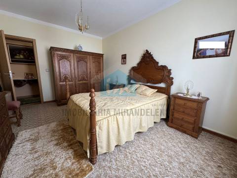 Moradia T5 para Venda em Vale de Telhas