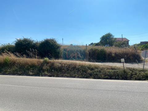 Terreno para venda com projeto de arquitetura aprovado em Carvalhais - Mirandela.